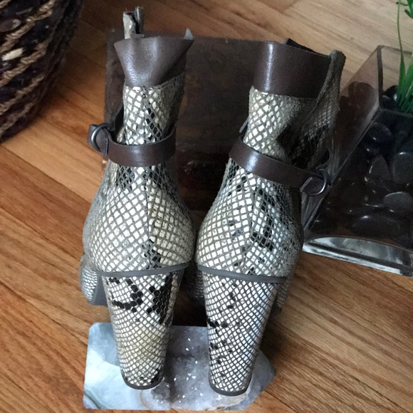 Sevan Desert Snake Chunky Block Pep Ankle Booties Print Embossed Leather Heels - Picture 5 of 8